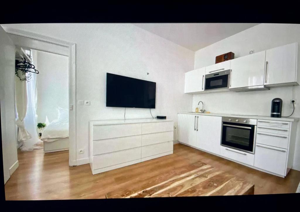 Cute One Bedroom In Le Marais Παρίσι Εξωτερικό φωτογραφία