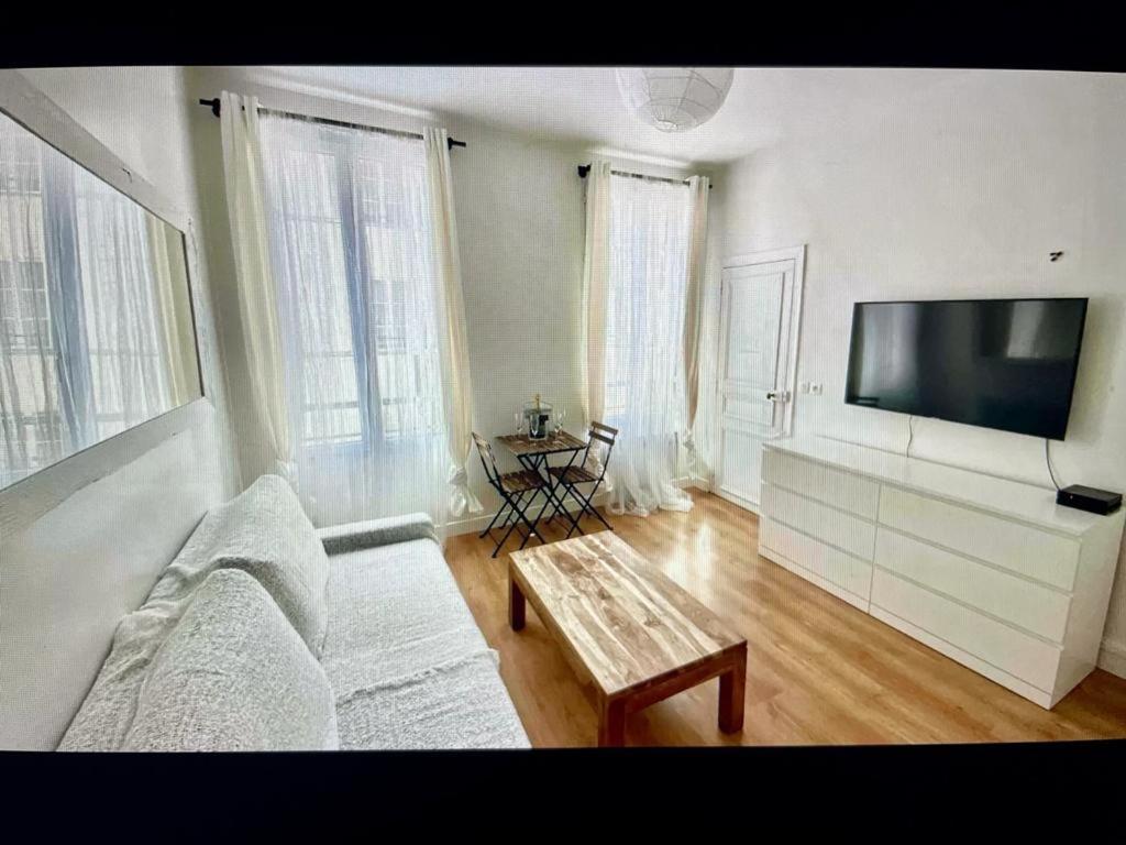 Cute One Bedroom In Le Marais Παρίσι Εξωτερικό φωτογραφία