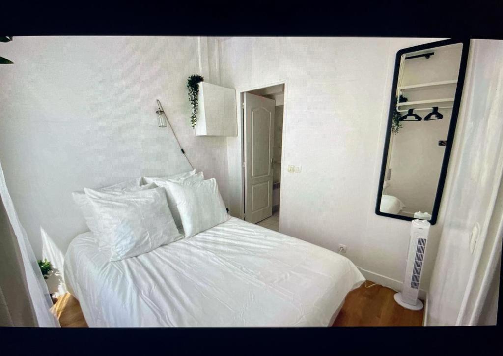 Cute One Bedroom In Le Marais Παρίσι Εξωτερικό φωτογραφία