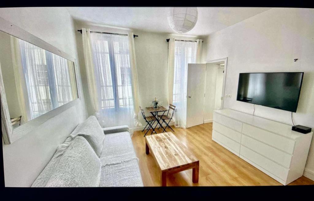 Cute One Bedroom In Le Marais Παρίσι Εξωτερικό φωτογραφία